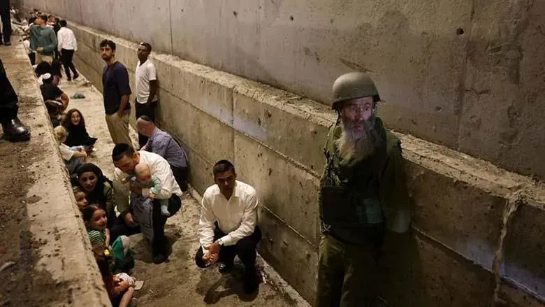 عاجل.. الصواريخ الإيرانية تجبر الإسرائيليين على الهروب الجماعي (فيديو) - الوطن