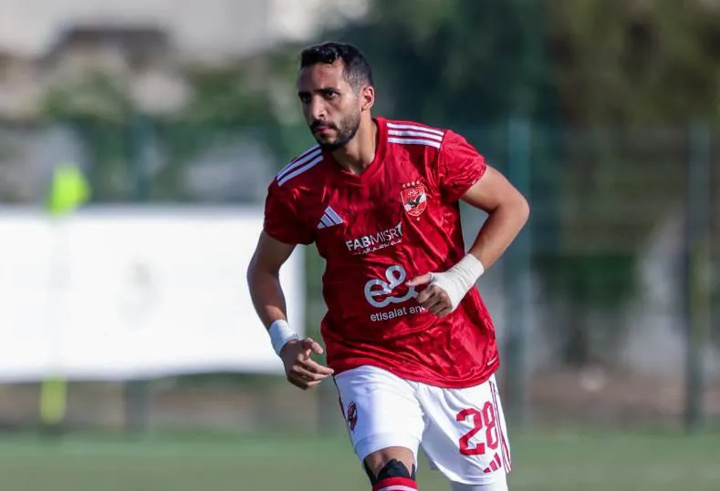 وليد صلاح الدين يطالب كريم فؤاد بالبقاء في الأهلي بعد طلب الجهاز الفني