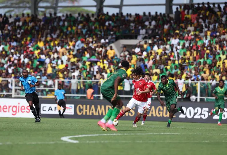 الأهلي يحافظ على صدارة دوري أبطال أفريقيا: تعادل مثير مع يانج أفريكانز وترقب لقاء الجيش الملكي وقبائل