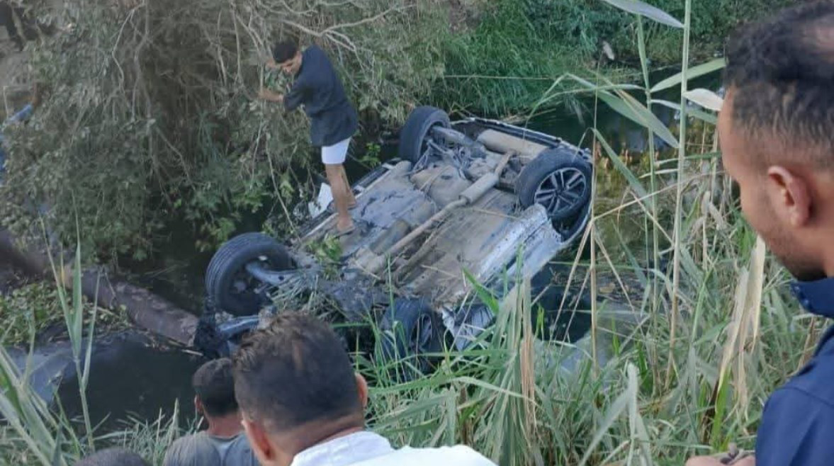 مصرع 3 أشخاص بينهم زوجان وعريس في حادث سقوط سيارة داخل مصرف بالشرقية
