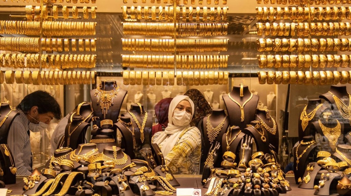 ضغوط اقتصادية.. تراجع مشتريات المصريين من الذهب في 2024 - تليجراف مصر