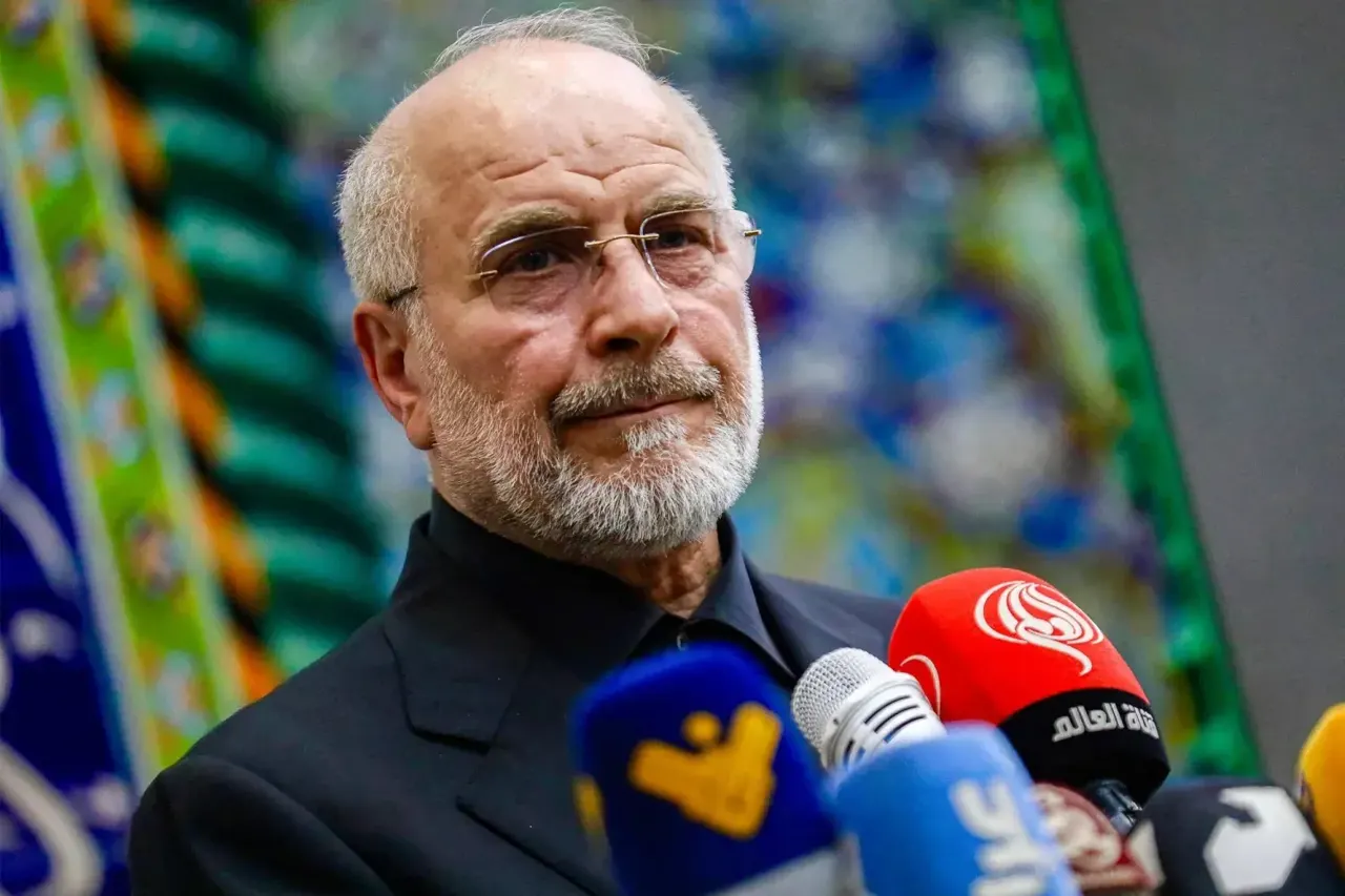 رئيس البرلمان الإيراني: لن نستسلم للتهديدات الأمريكية والرد سيكون حاسمًا