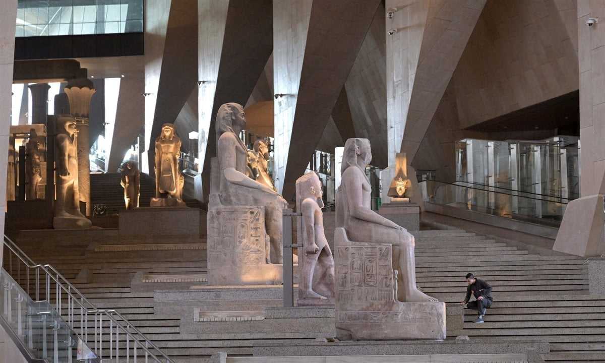 رئيس معمل البقايا يكشف آخر الاستعدادات لافتتاح المتحف المصري الكبير -  تليجراف مصر