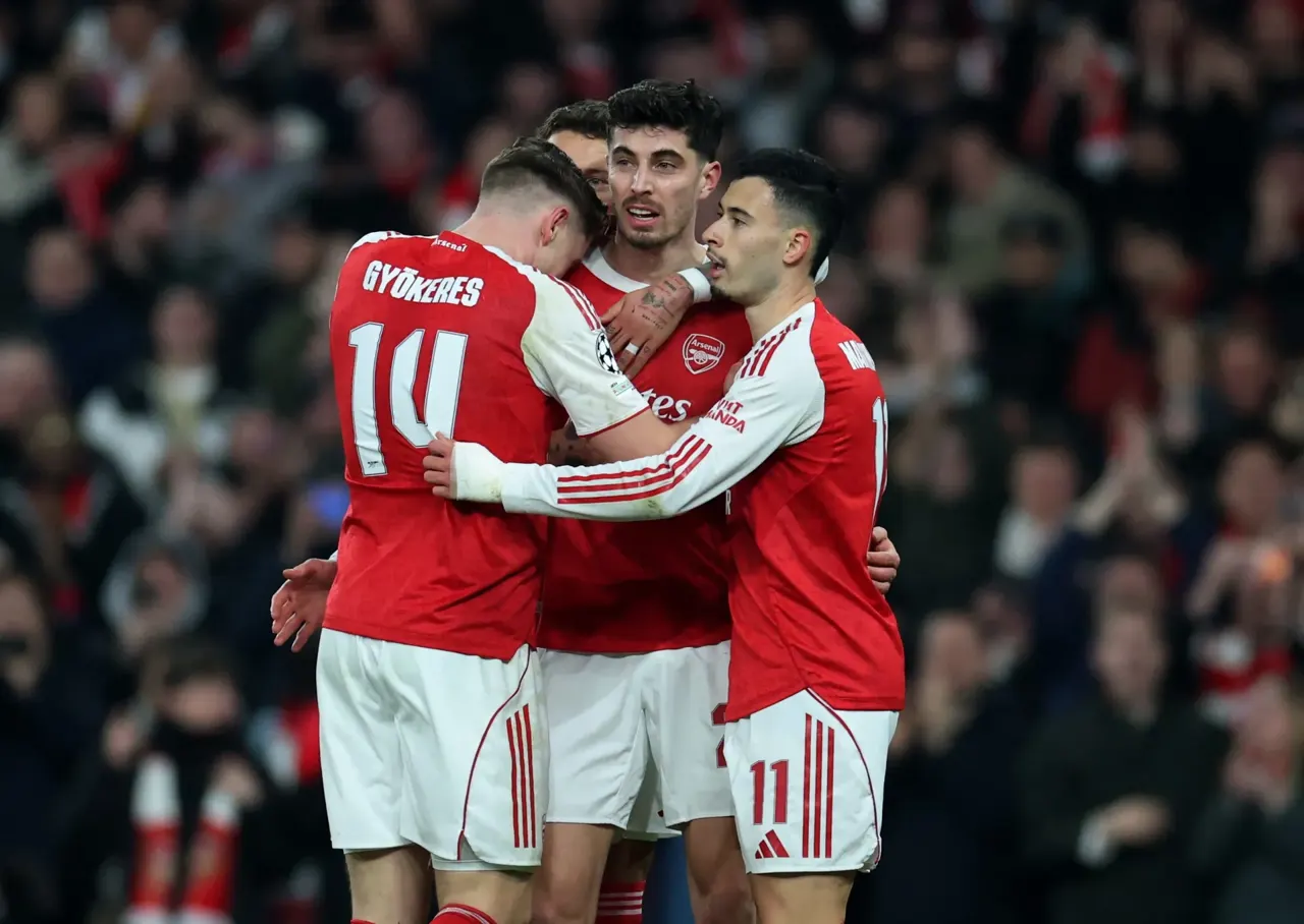 أرسنال يفوز 3-2 على كايرات: يحافظ على العلامة الكاملة ويتصدر دوري الأبطال