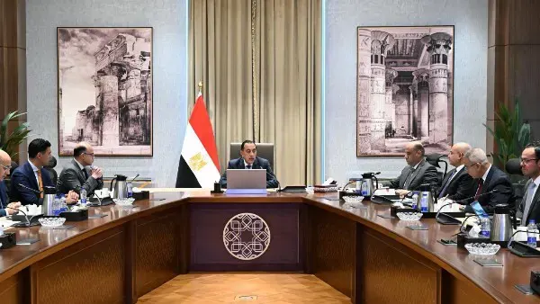 مدبولي يستعرض محاور جلسة الاستثمار والصناعة في منتدى مصر 2026