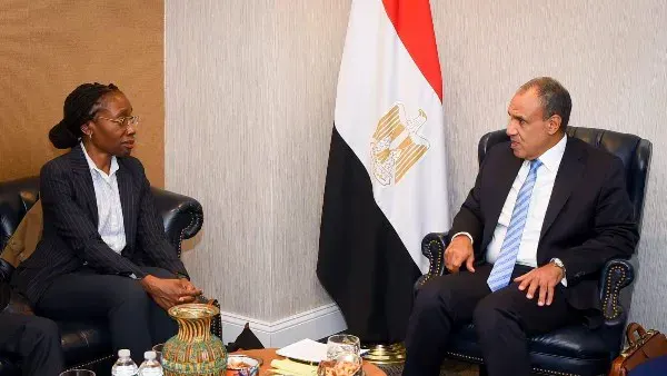 بدر عبد العاطي يبحث مع رئيسة مجموعة الأزمات الدولية تطورات غزة والسودان واليمن