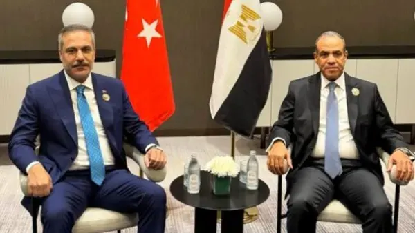 وزير الخارجية يبحث مع نظيره التركي تطورات الأوضاع الإقليمية وأزمات إيران والسودان وليبيا وسوريا