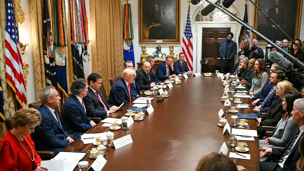 Trump calls rare Camp David Cabinet meeting amid critical Iran talks ...