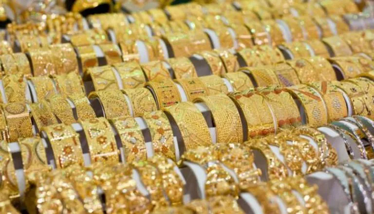 مشغولات ذهبية بإحدى المحال