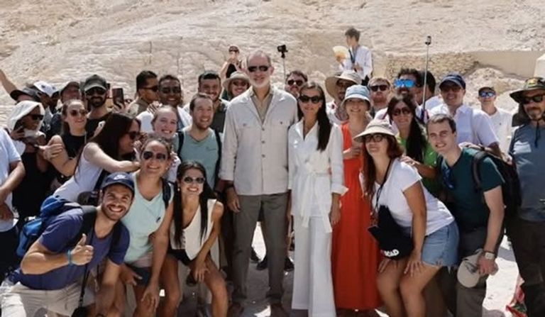 ملك إسبانيا والملكة ليتيزيا في الأقصر