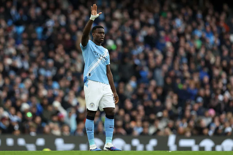 مارك جيهي يقدم أداءً رائعًا في أول ظهور له مع مانشستر سيتي 