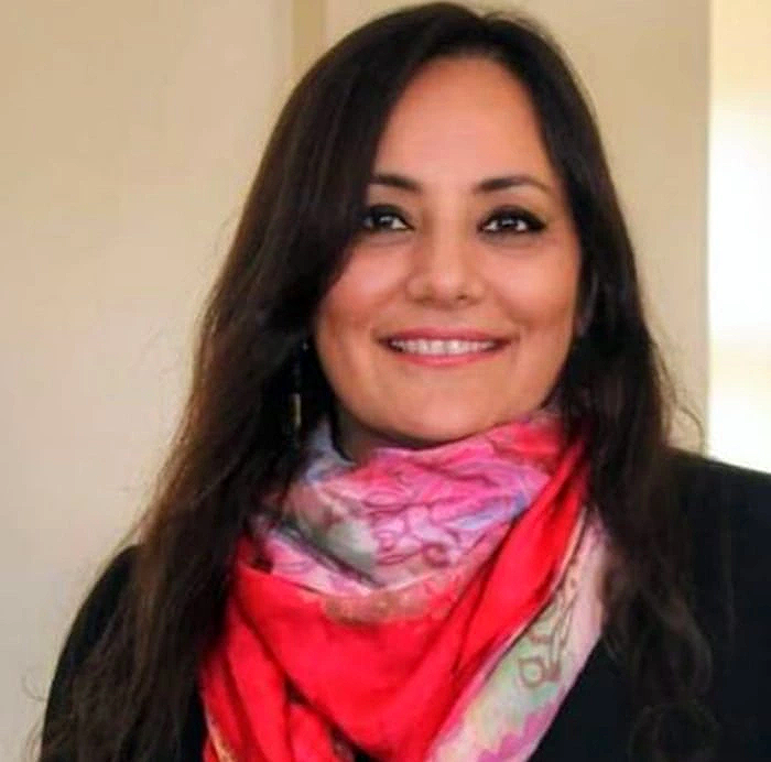 Dena Karari