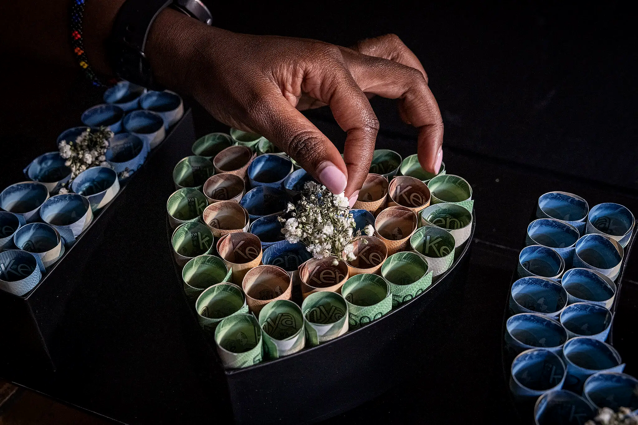 في عيد الحب.. كينيا تحظر “باقات النقود” وتوجه ضربة لبائعي الزهور