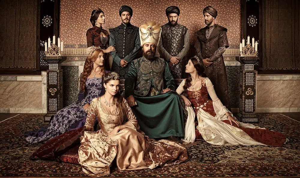 اعتقال نجوم من “حريم السلطان” في قضية مخدرات تهز الوسط الفني التركي