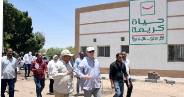 محافظ الأقصر يقود جولة لمتابعة العمل فى مشروعات حياة كريمة ...