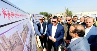 وزير الإسكان ومحافظ الفيوم يتفقدان مجمع محطات مياه الشرب بالعزب الجديدة - اليوم السابع