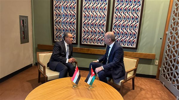وزير الخارجية المصري يلتقي نظيره الأردني لتكثيف التشاور حول القضايا الإقليمية