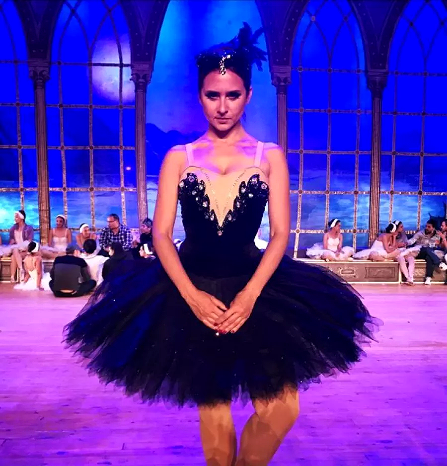 بالفيديو: نيللي كريم ترقص على نغمات الحب الضائع في "لأعلى سعر" | مجلة سيدتي