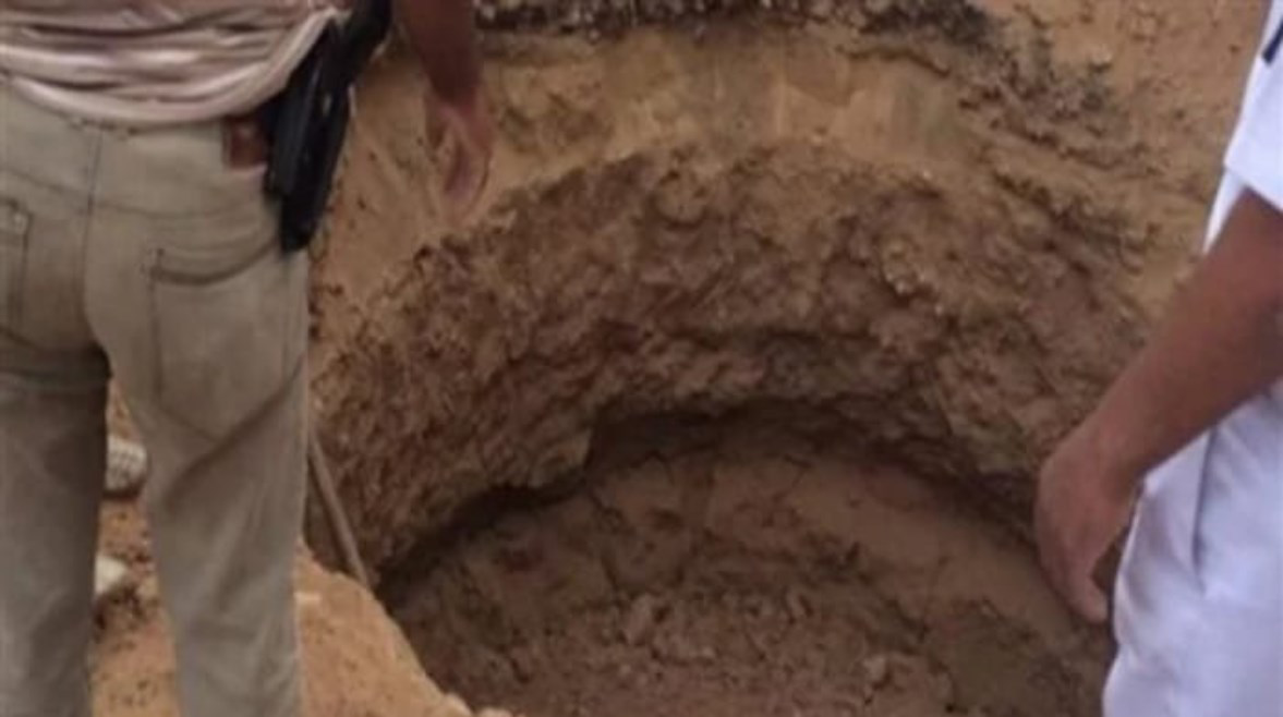 حلم الثراء ينتهي بكارثة.. مصرع سباك أثناء التنقيب عن الآثار في الخليفة