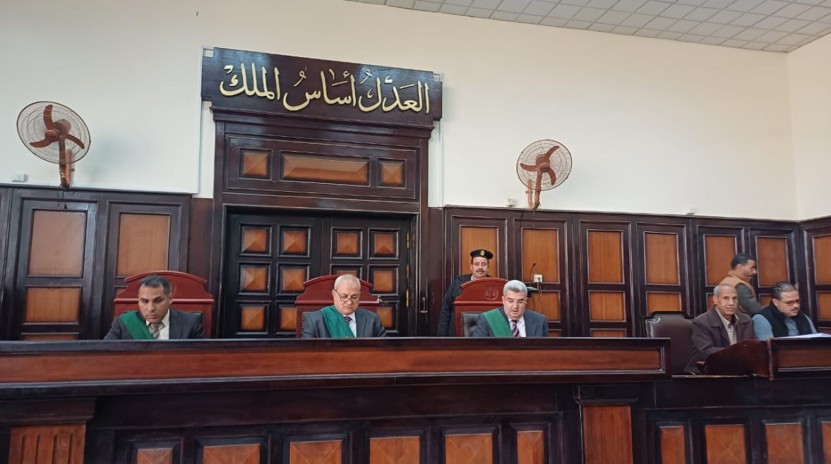 انتظره حتى نام.. إحالة أوراق عامل للمفتي في جريمة قتل شقيقه بأسيوط