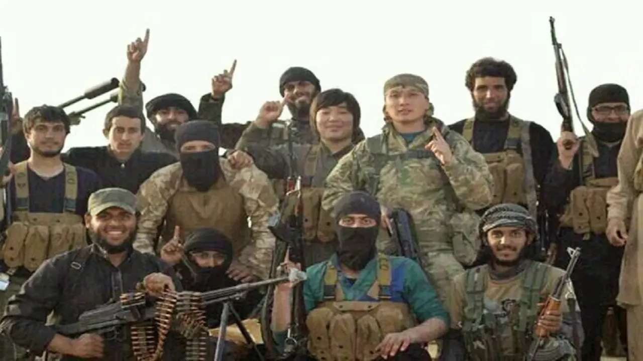 عيون إيغور سوريا على الصين