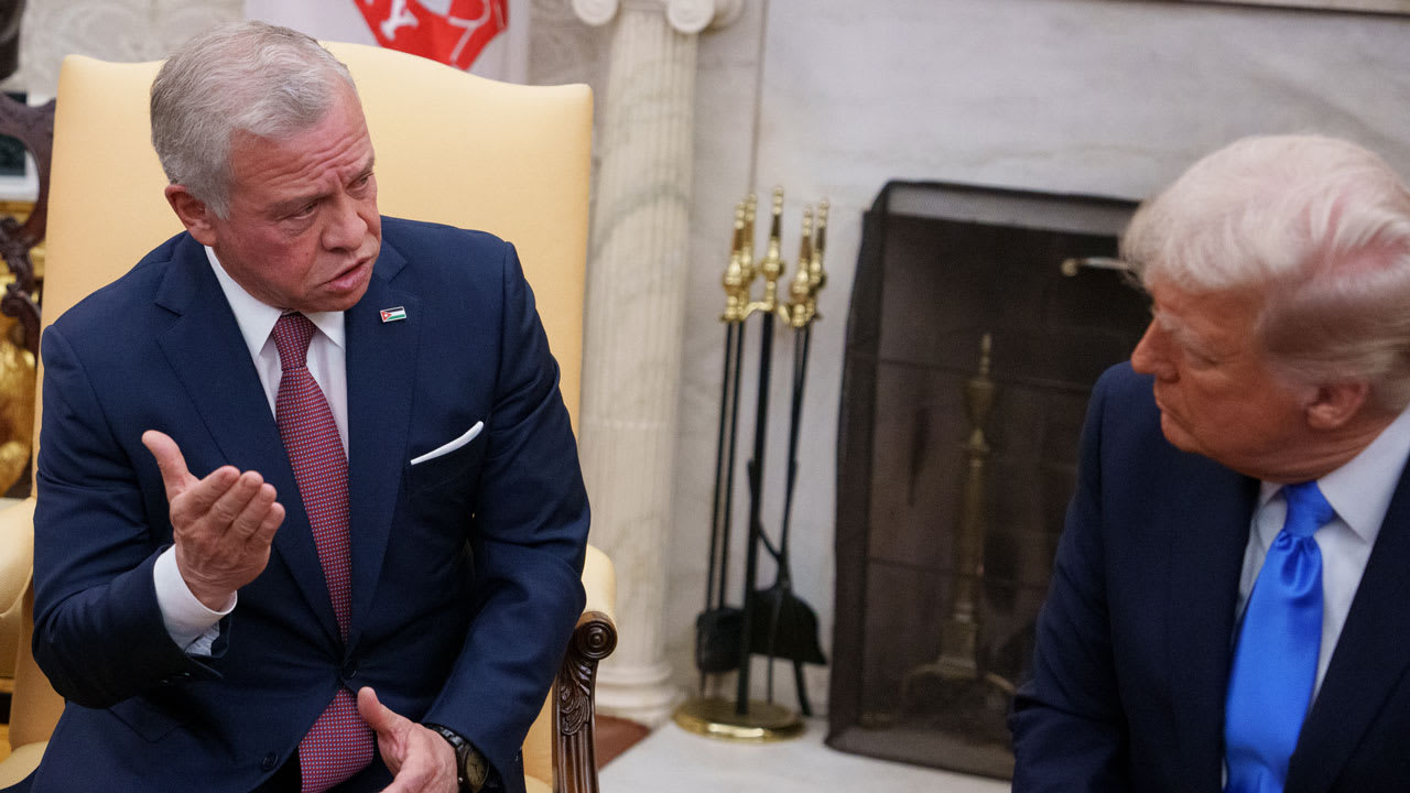 الأردن.. أول تعليق للملك عبدالله بعد عودته من أمريكا ولقاء ترامب وولي العهد  الأمير الحسين يعلق بصور - CNN Arabic