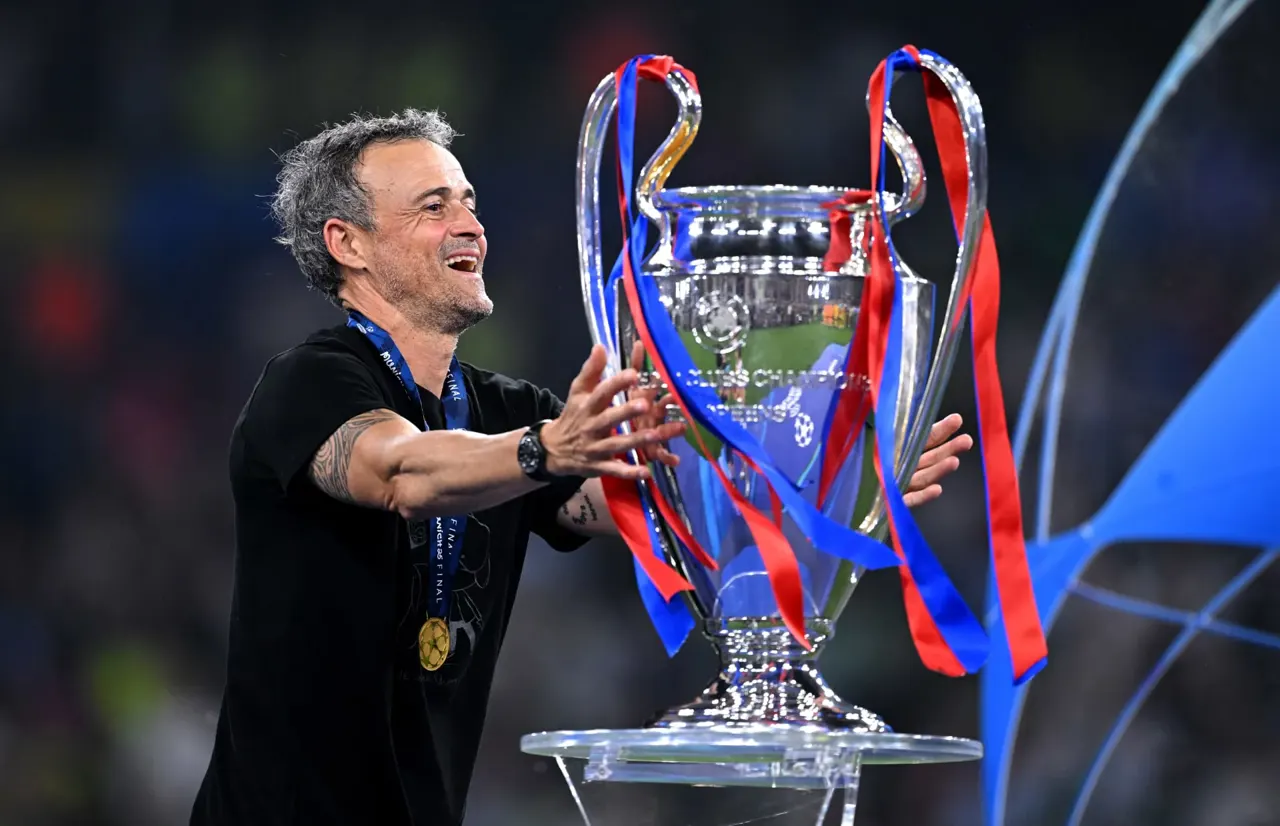لويس إنريكي يرد على انتقادات مستوى PSG بعد هيمنة الموسم الماضي