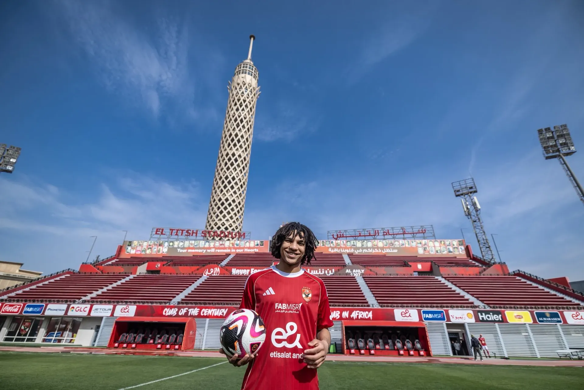 الأهلي يضم مروان عثمان رسمياً ويودع محمد عبد الله وعمر كمال للإعارة لسيراميكا