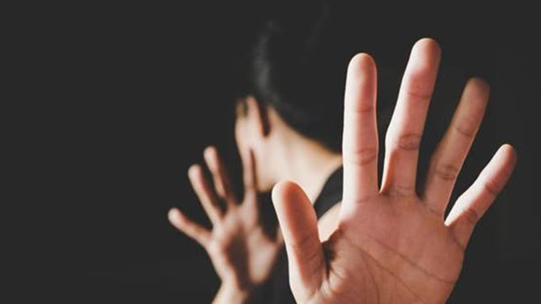 القبض على المتهم بالتحرش بفتاة داخل مدخل عقار: تفاصيل صادمة