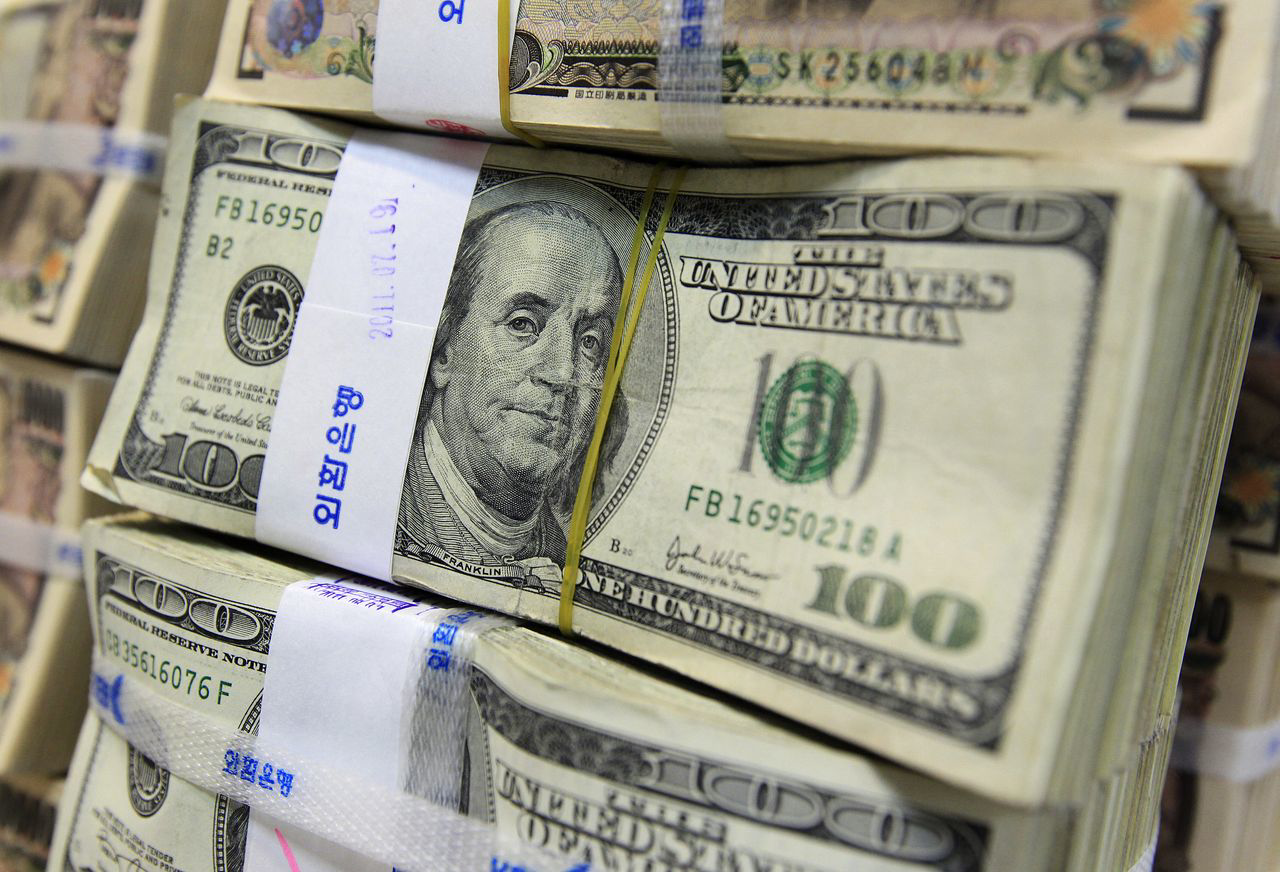 تراجع سعر الدولار اليوم الأحد 10 مايو 2026 بمستهل التعاملات.. الأخضر بكام