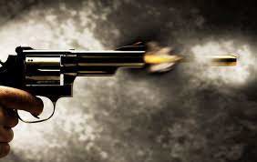 واقعة غامضة في مدينة 6 أكتوبر: إصابة صاحب مصحة بطلق ناري في الفك