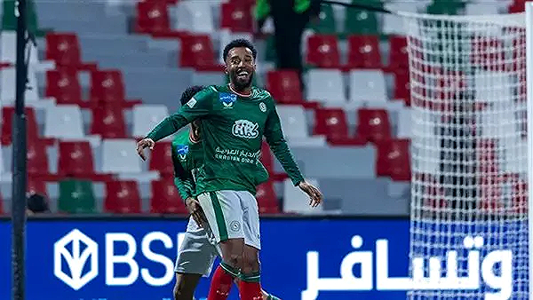 الاتفاق يتقدم في دوري روشن السعودي بعد فوز مستحق على ضمك 2-0