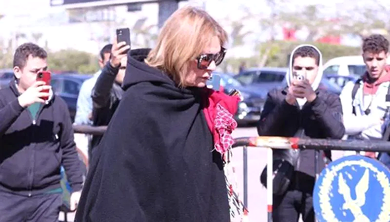 وداعاً لوالدة الفنانة تارا عماد في مراسم حزينة بحضور نجوم الفن