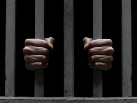 السجن 3 سنوات وغرامة 20 ألف جنيه لعاطل بالاتجار في الأقراص المخدرة بسوهاج