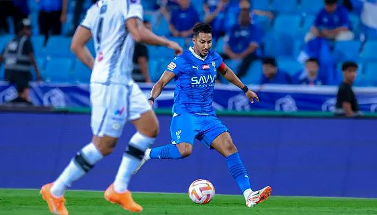  الهلال السعودي بنفرد  بصدارة الدوري السعودي للمحترفين لأول مرة هذا الموسم بعد الفوز على ضمك وسقوط النص