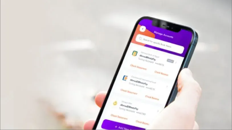 بجهاز صدمات قلبية.. ظهور يثير الجدل للرئيس الأمريكي الأسبق بيل كلينتون "صور"