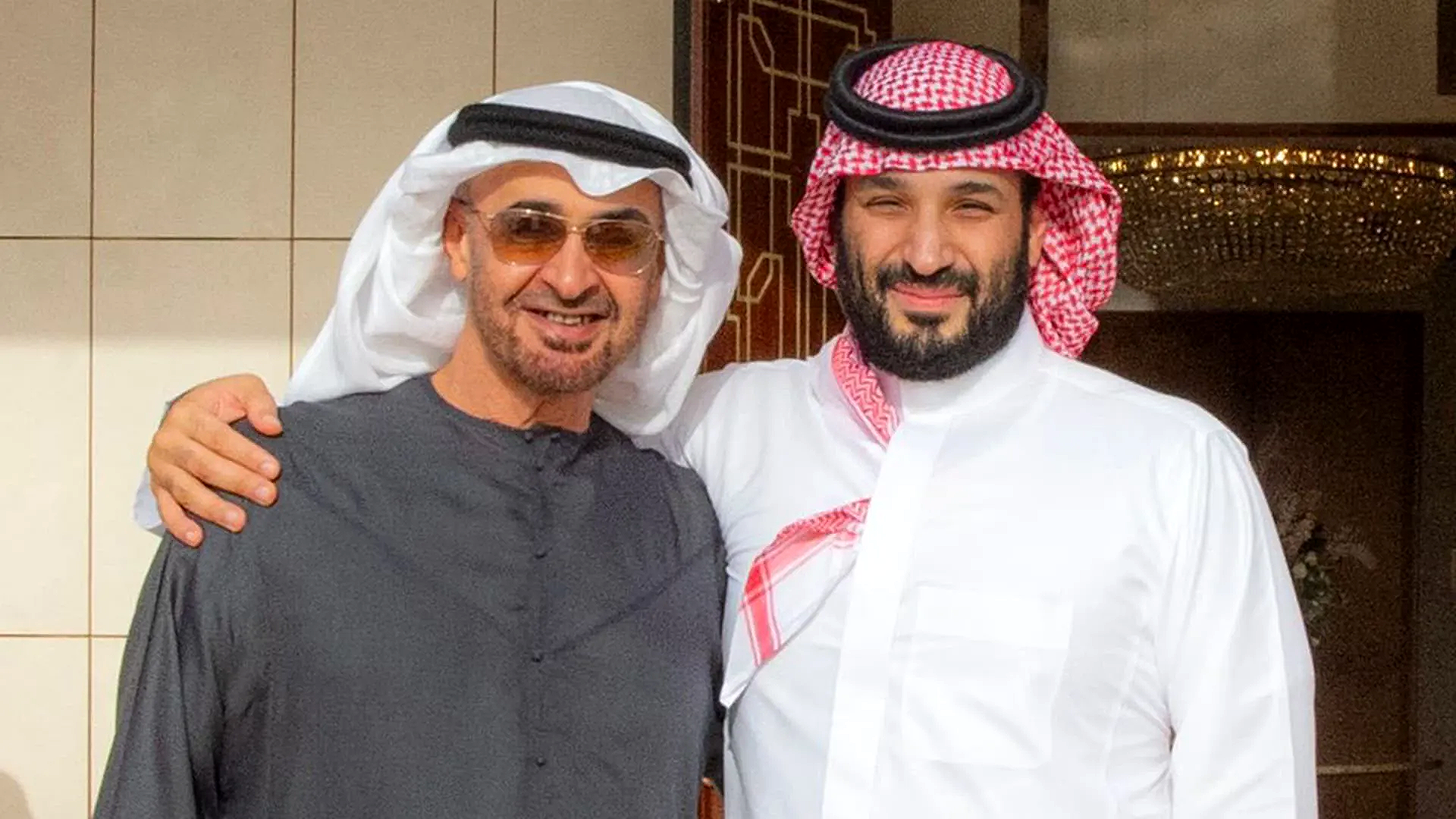 صراع الحلفاء في اليمن يتصاعد.. انسحاب إماراتي من حضرموت واشتباك سياسي يهدد وحدة البلاد