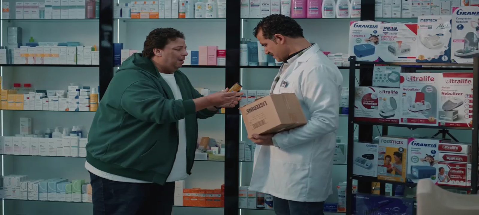 استقرار سعر الدولار في البنوك وهبوط في  السوق الموازية