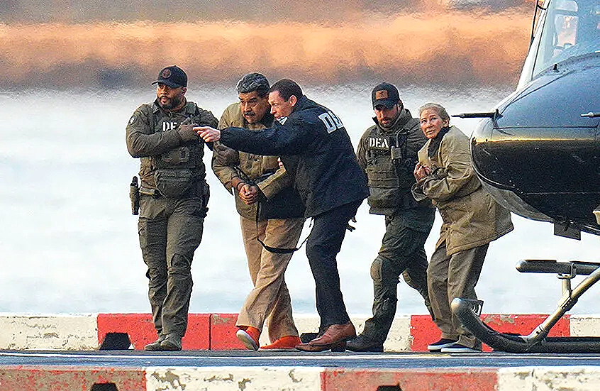 محاكمة مادورو تتحول إلى فضيحة دولية.. «أنا أسير حرب» صرخة تهز قاعة المحكمة