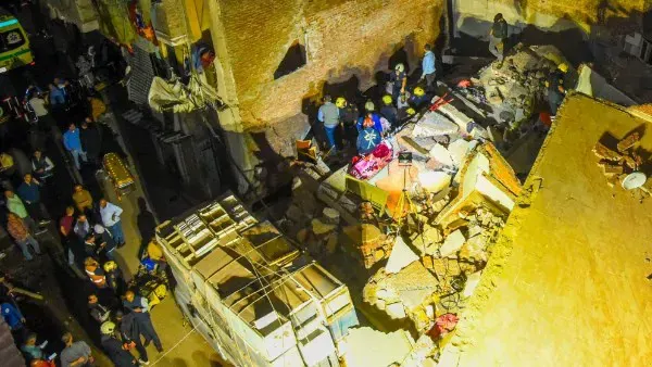 مصرع شخصين وإصابة اثنين في انهيار عقار بالإسكندرية.. تفاصيل الحادث وجهود الإنقاذ