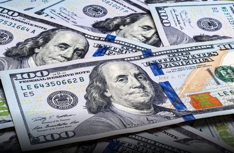 دولارات أمريكية