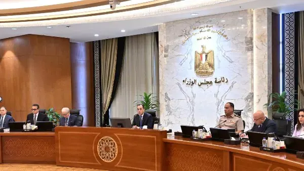 مدبولي يعلن بدء تنفيذ تكليفات الرئيس بعد منتدى مصر 2026.. تحسين أجور المعلمين وزيادة باقات الإنترنت