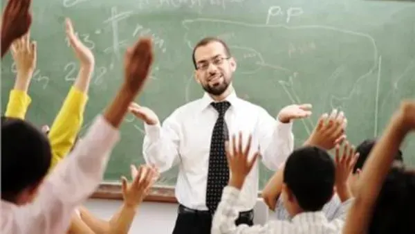 زيادة مرتبات المعلمين في مصر.. موعد التطبيق وقيمة الزيادة وخطة إنهاء الفترات المسائية