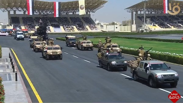 طائرة «30 يونيو» تتصدر المعروضات.. السيسي يتفقد معرض الصناعات الدفاعية