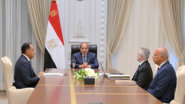 السيسي يجتمع مع مدبولي ووزير العدل بالعلمين لمتابعة مشروع «مدينة العدالة»