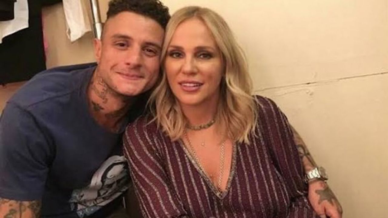 أحمد الفيشاوي: شيرين رضا أحبتني لسنوات بحب ورومانسية متبادلة