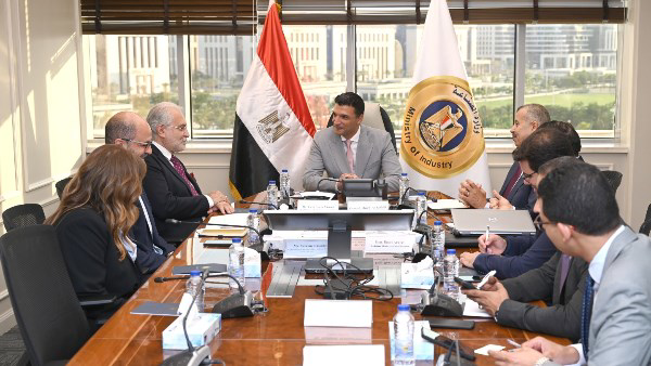 وزير الصناعة: دعم كامل لتوسع الشركات العالمية وزيادة المكون المحلي في الإنتاج