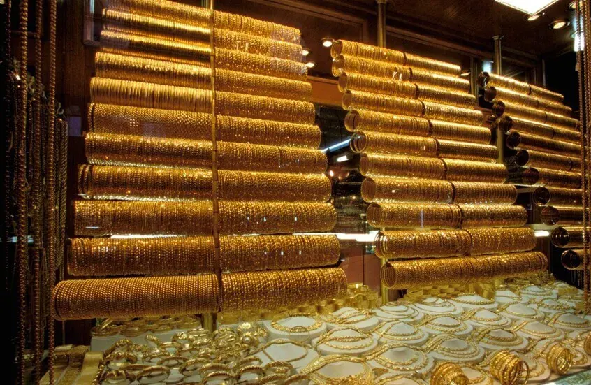 انخفاض أسعار الذهب إلى أدنى مستوى في أسبوع