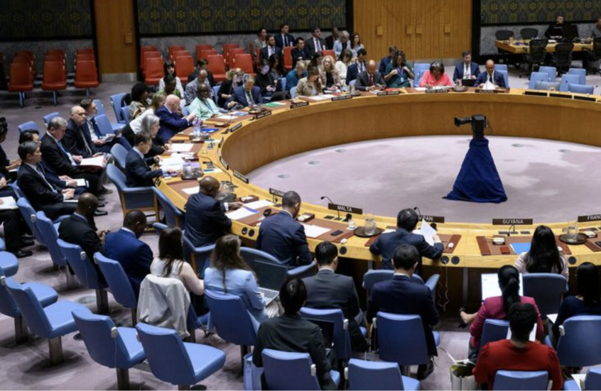 الحوثيون يرحبون بموقف روسيا والصين ويدينون "ازدواجية المعايير" في مجلس الأمن