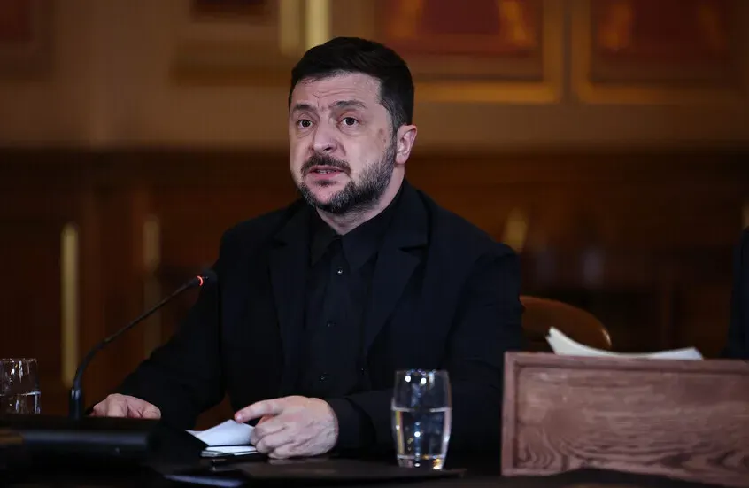 زيلينسكي يعلن تشكيل وفد لبحث خطة واشنطن للسلام مع روسيا